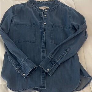 Lightweight denim button up ruffle collar shirt. XS